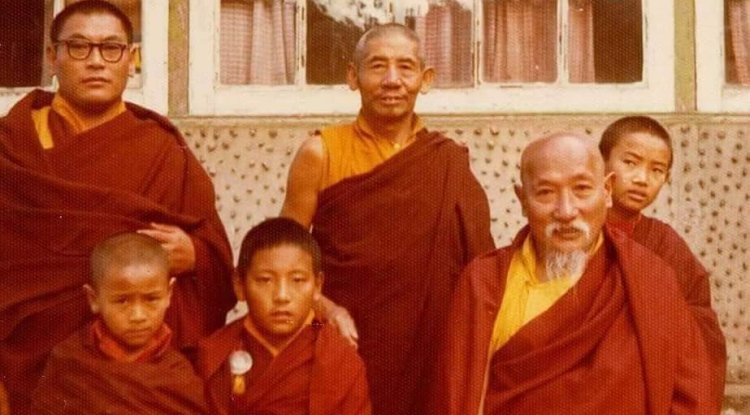 Ngài Sey Rinpoche đời trước và Ngài Shakya Shri đều có mặt trên cây truyền thừa Drukpa