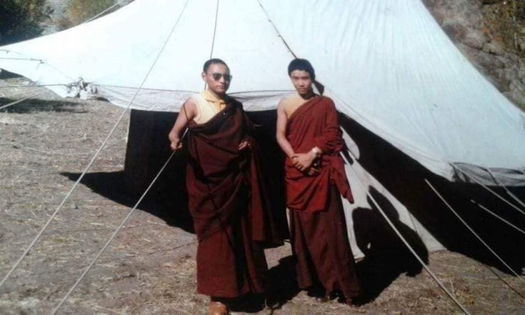 Ngài Sey Rinpoche đời trước và Ngài Shakya Shri đều có mặt trên cây truyền thừa Drukpa