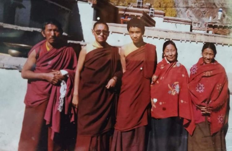 Ngài Sey Rinpoche đời trước và Ngài Shakya Shri đều có mặt trên cây truyền thừa Drukpa