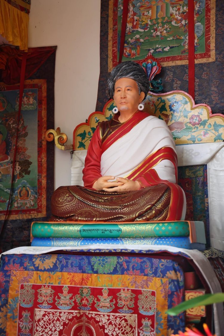 Tại Ladakh, lễ hội tổ chức rước xá lợi răng của Ngài Pema Chogyal